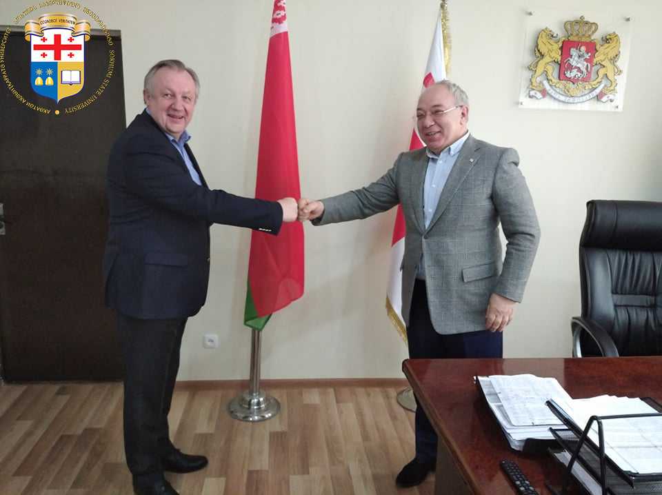 ბელორუსიის ელჩის მორიგი მეგობრული ვიზიტი სოხუმის სახელმწიფო უნივერსიტეტში